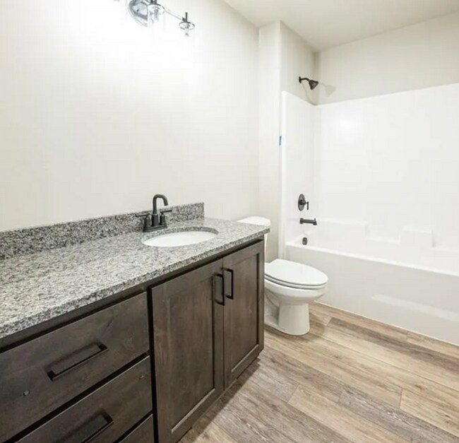 Building Photo - 3 bed, 2.5 bath Townhome in Ammon!!