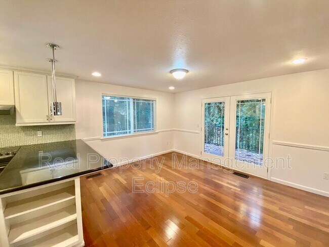 Building Photo - 18559 58th Ave NE