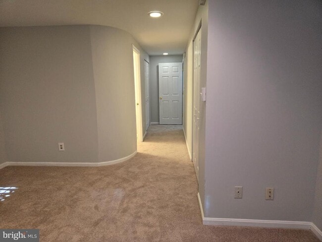 Building Photo - 20535 Strath Haven Dr