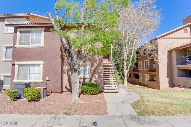 Building Photo - 2750 S Durango Dr