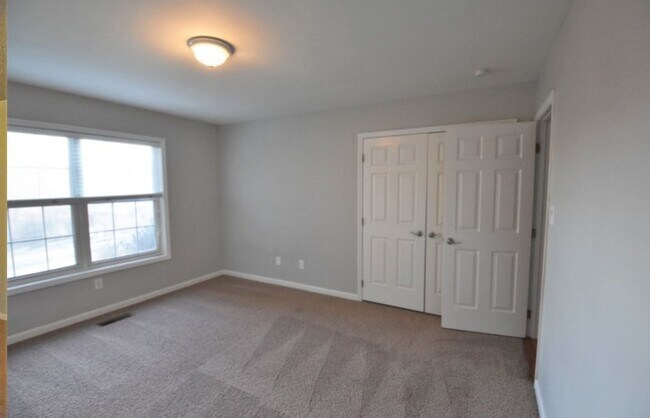 Building Photo - 3996 Leinbach Dr