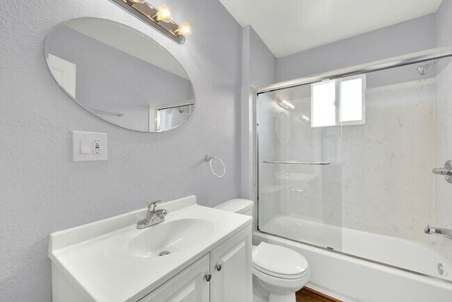 Building Photo - Great 2 Bed 1 Bath House in Vallejo -- AVA...
