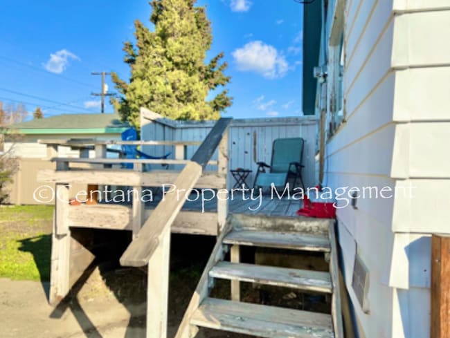 Building Photo - Pet friendly 2 bedroom house with a large lawn! (Better pictures coming soon).