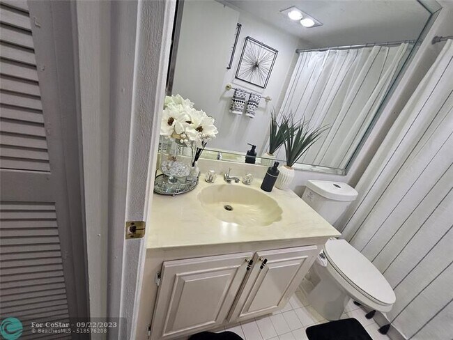 Building Photo - 2703 Nassau Bend