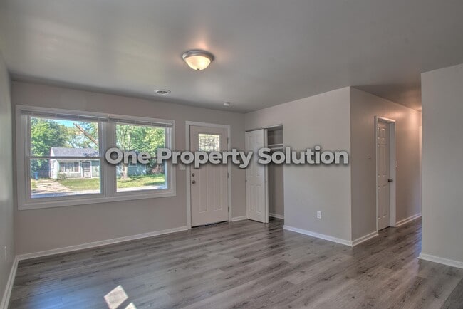 Building Photo - 2429 Marshalltown Ln