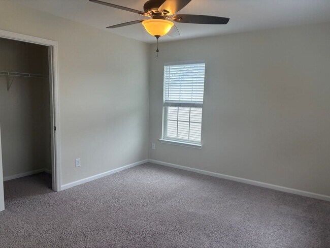 Building Photo - Spacious 5-Bedroom Home with First-Floor P...