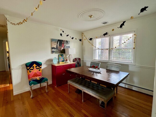 Building Photo - 3BD/ 2BA Brick Ranch in Lakeview Smith Terrace! Gorgeous Private Back Yard! Available NOW!