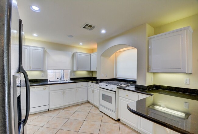 Building Photo - Southern Highlands Pool and Spa-Guard Gated