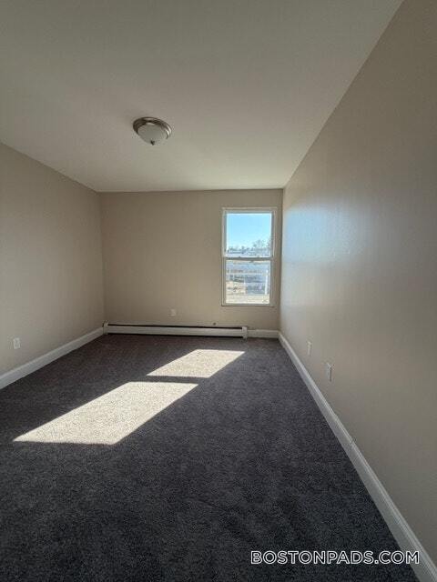 Building Photo - 663 Middle St