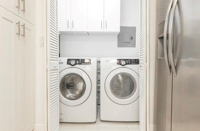 Building Photo - 1311 Monroe St