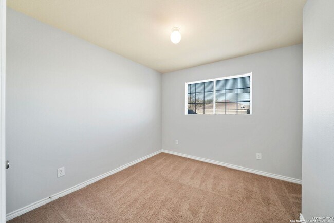 Building Photo - 3 Bedroom and 2.5 Bathroom located in The Gardens at The Summit Subdivision
