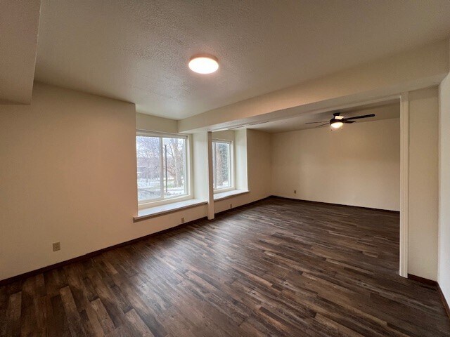 Building Photo - 3951 Fairway Hills Dr