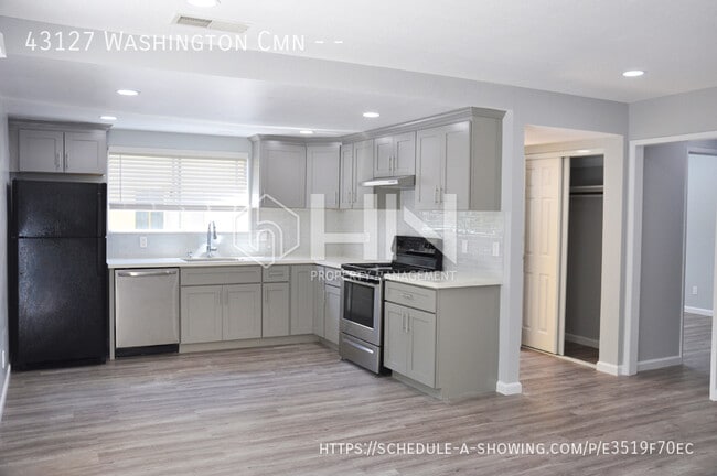 Building Photo - 43127 Washington Common