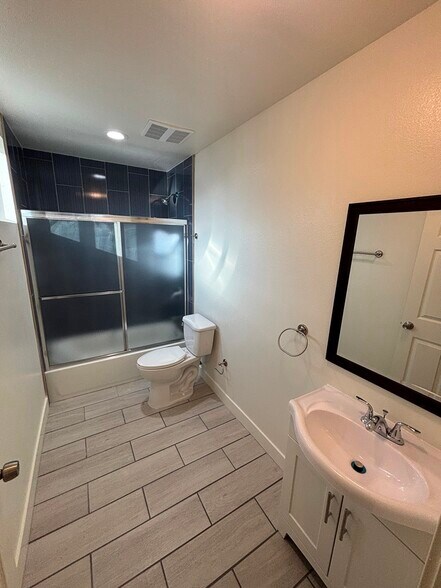 Building Photo - 6210 Brynhurst Ave