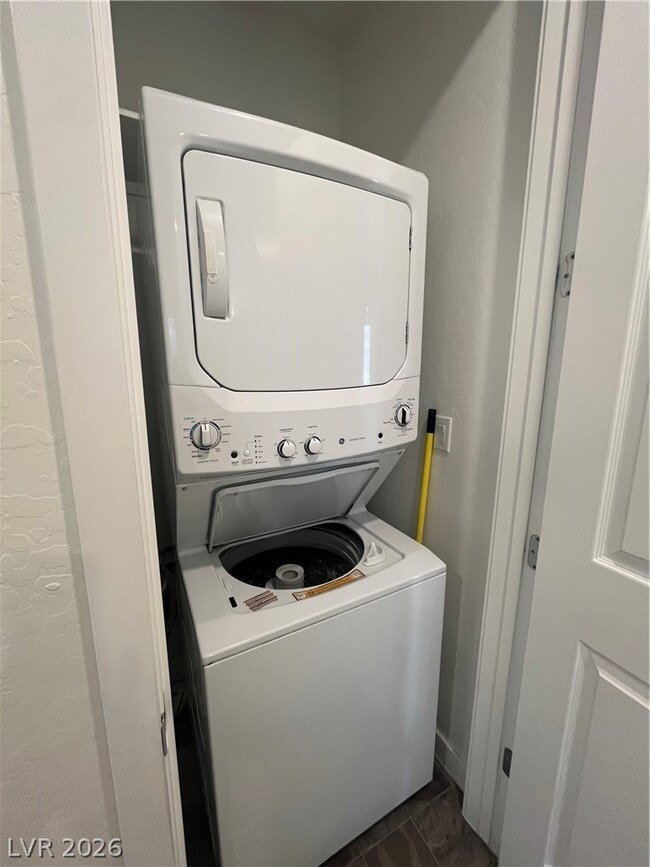 Building Photo - 965 Nevada State Dr