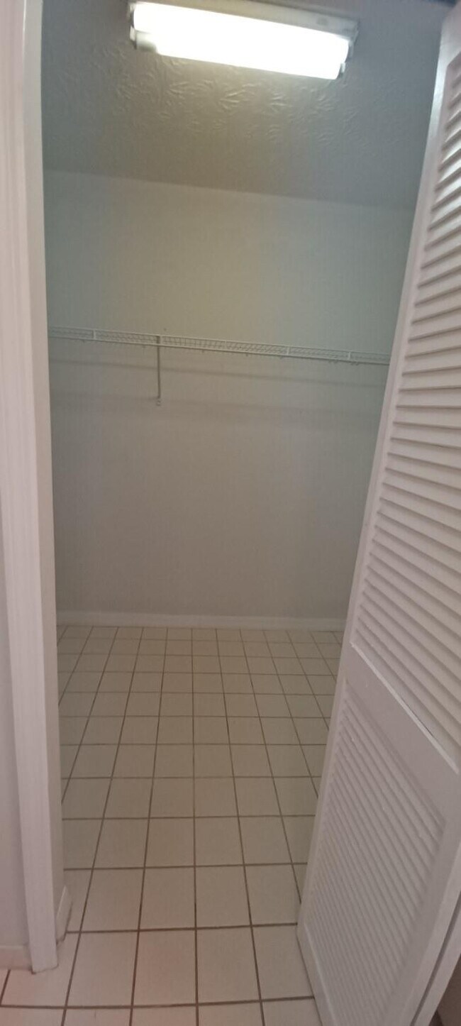 Building Photo - 150 NW Byron St