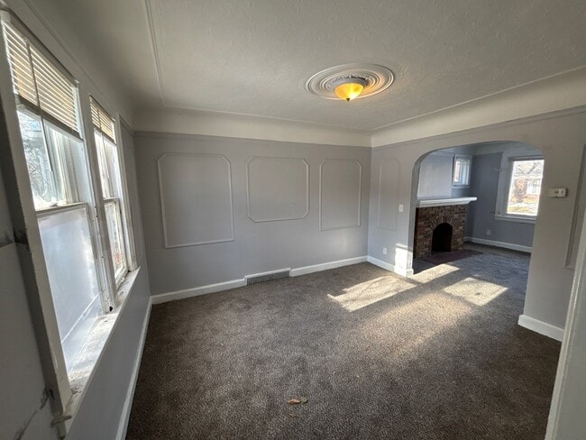 Building Photo - 4232 Waverly St