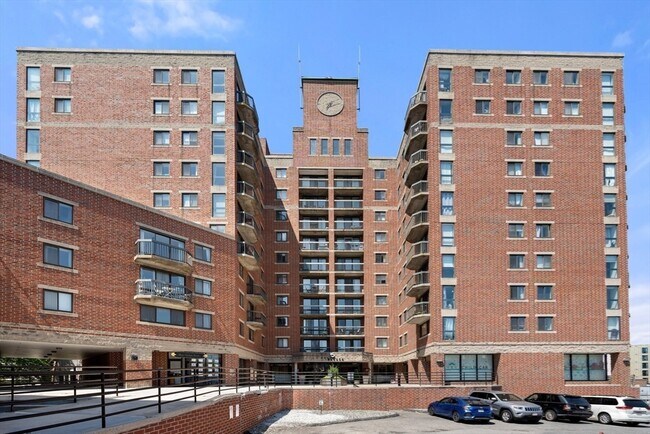 Building Photo - 15 N Beacon St