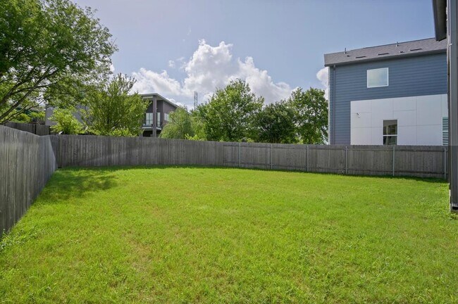 Building Photo - 5317 Agatha Cir