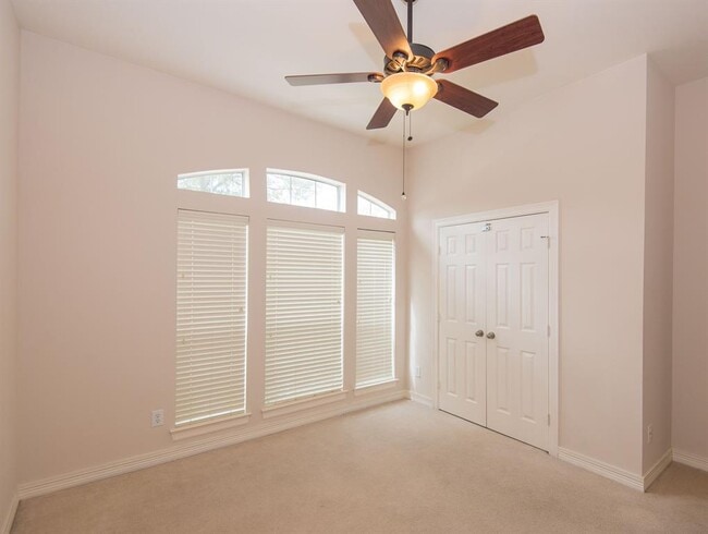 Building Photo - 2313 Echo Harbor Dr