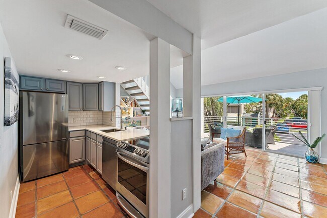 Building Photo - 1605 S US Hwy 1