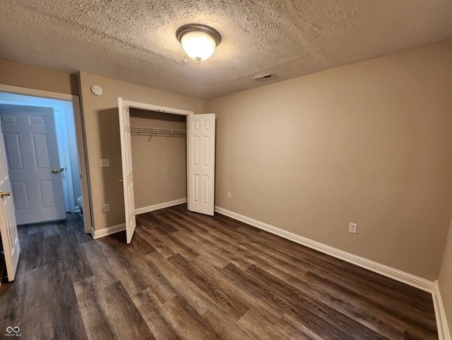 Building Photo - 1479 Autumn Oak St