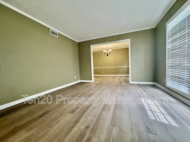 Building Photo - 5953 Windsor Dr