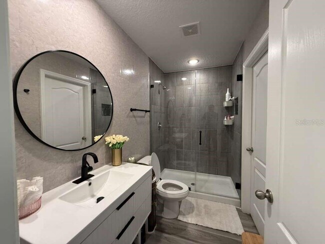 Building Photo - 408 N Finley Ave