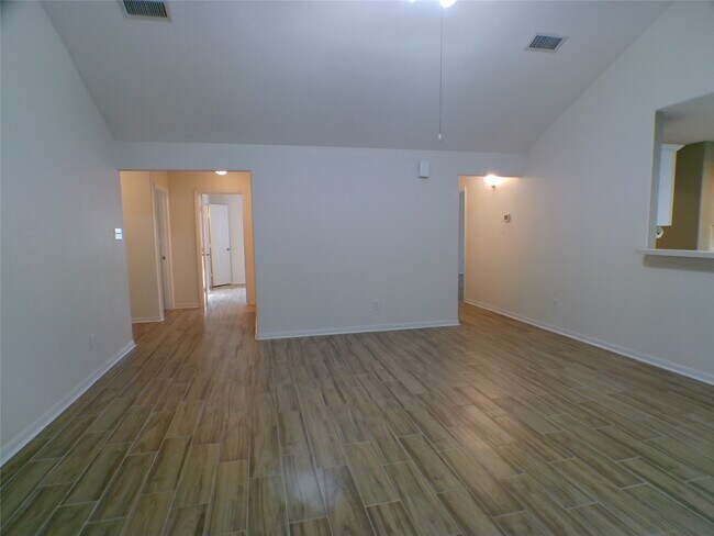 Building Photo - 35 Windswept Oaks Pl