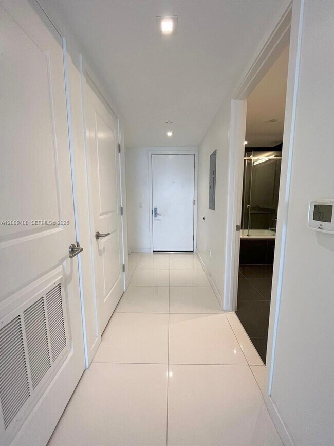 Building Photo - 1600 NE 1st Ave