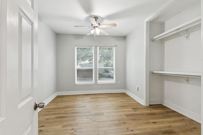 Building Photo - 3701 Derbigny St