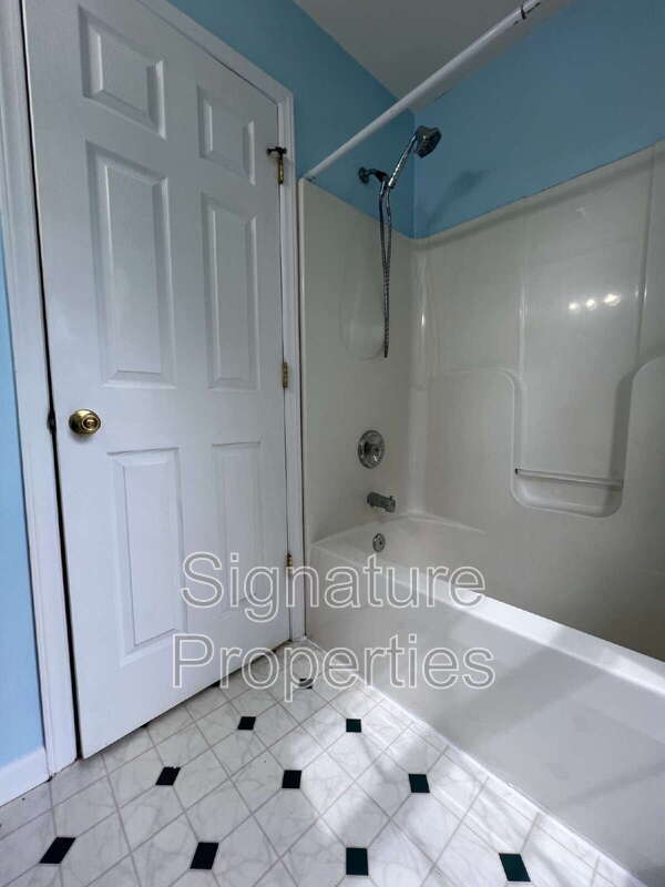 Building Photo - 4812 Nelms Ln NE
