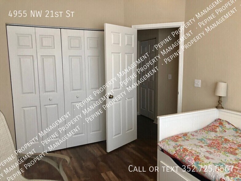 Building Photo - 4955 NW 21st St