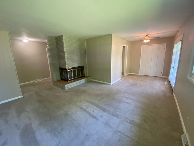 Building Photo - 1953 S Missouri Ave