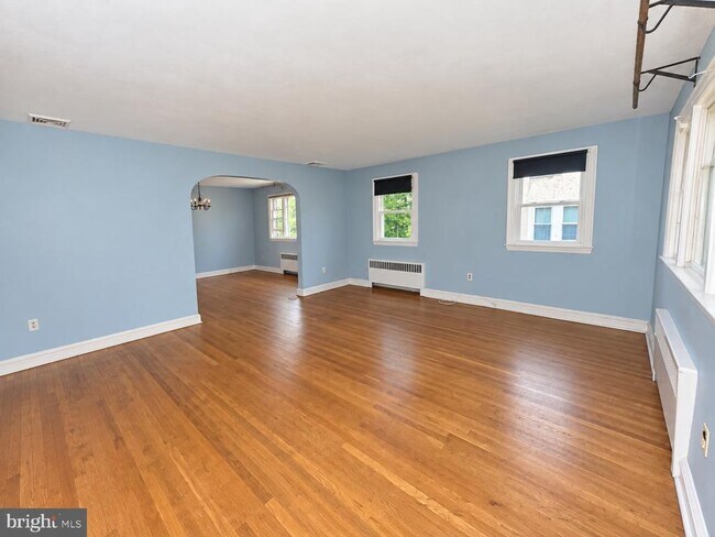 Building Photo - 6797 Lawnton St