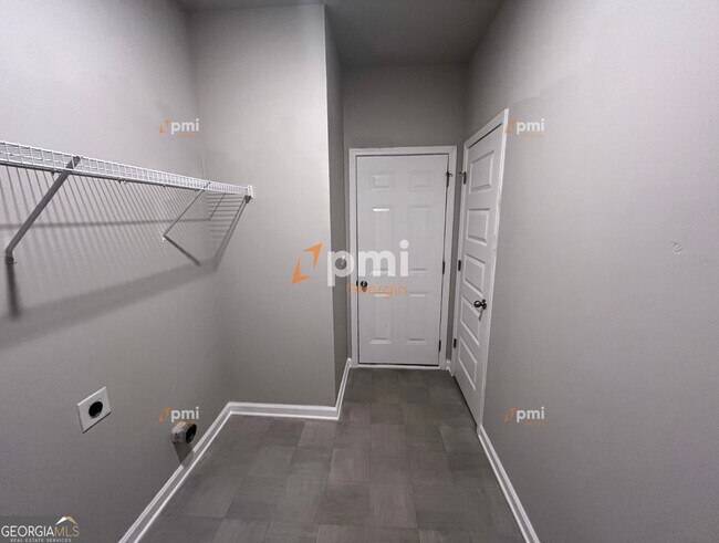 Building Photo - 2612 Lovejoy Crossing Dr
