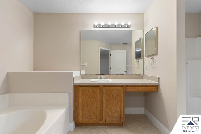 Building Photo - 59 Riverina Dr