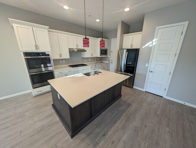 Building Photo - 11531 Great Bahama Way