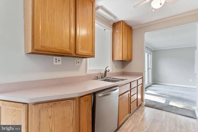 Building Photo - 4023 Poplar St