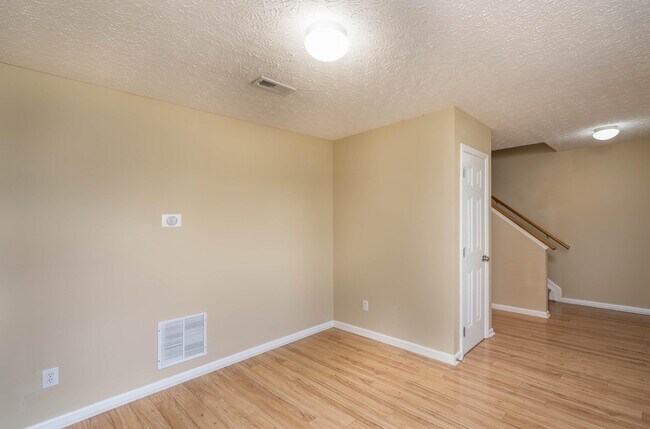 Building Photo - 1016 Bella Dona Rd