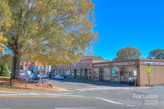 Building Photo - 1444 Ridgehaven Rd