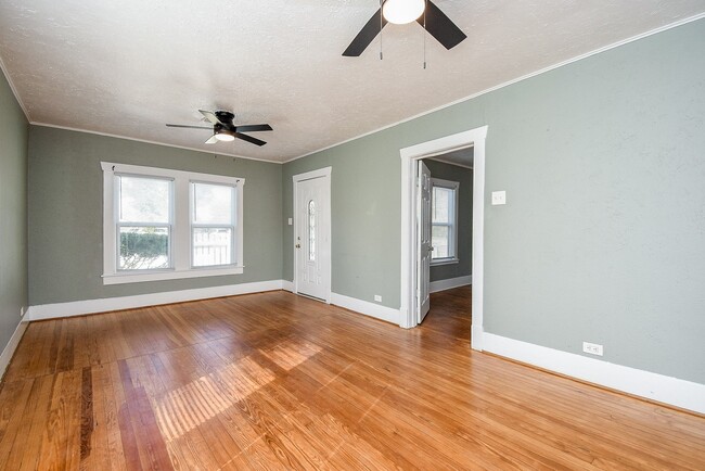 Building Photo - 8158 Niles St