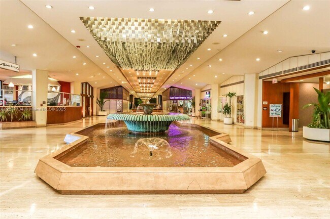 Building Photo - 825 Brickell Bay Dr