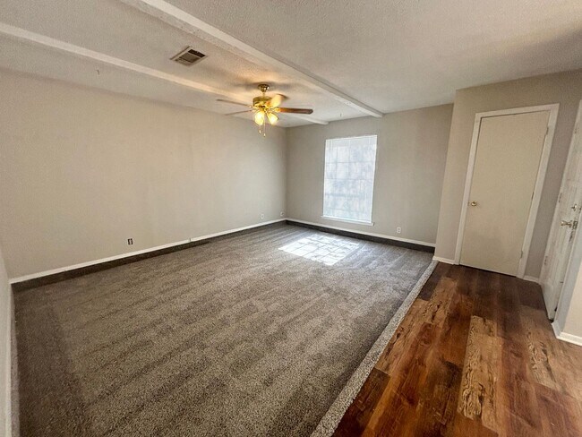 Building Photo - 800 Irwin Drive