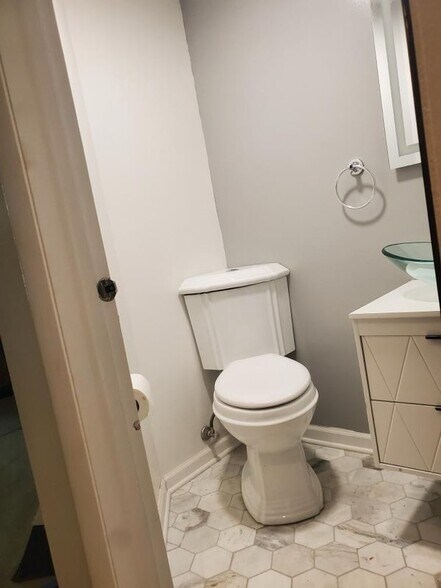 Convenient main-floor powder room - 810 S May St