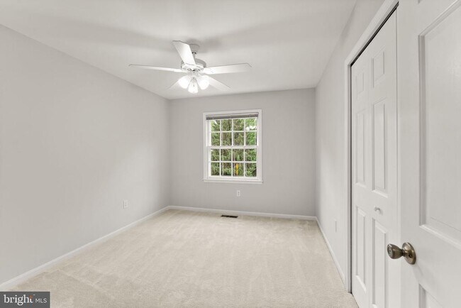 Building Photo - 2660 Oakton Glen Dr