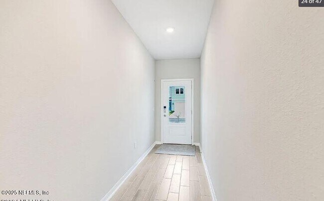 Building Photo - 240 Cherry Elm Dr