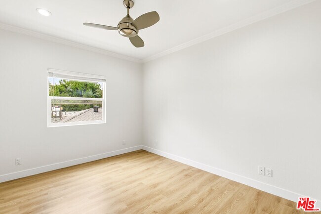 Building Photo - 23114 Mariano St