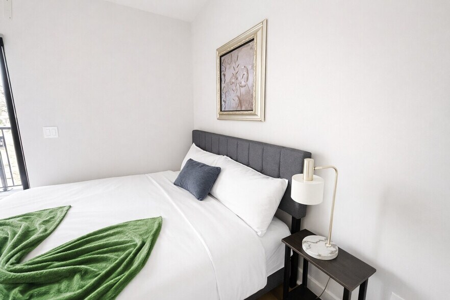 Building Photo - 203 N 48th St