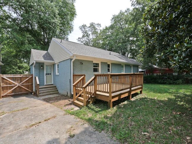 Building Photo - 3/2 Bungalow in Kirkwood